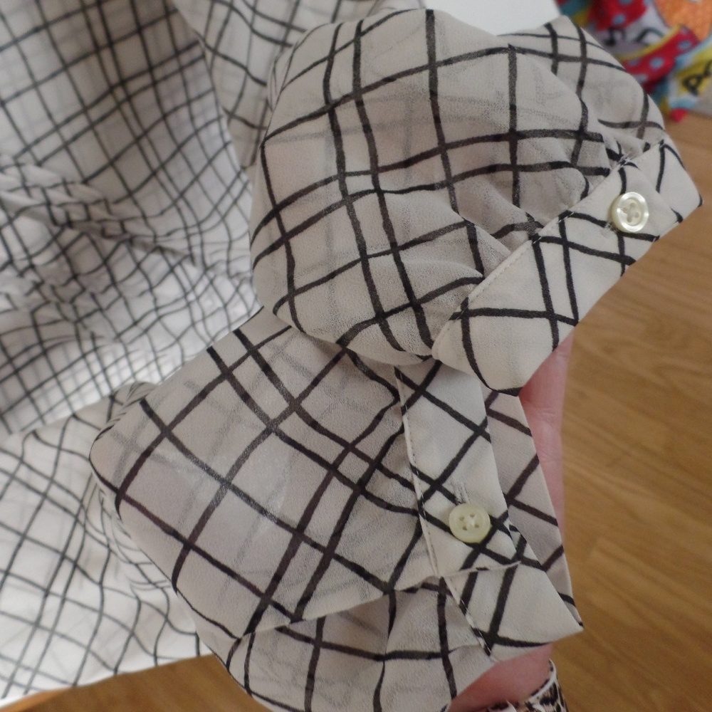 Banana Republic Ivory & Black Semi-sheer Blouse - Picture 7 of 9